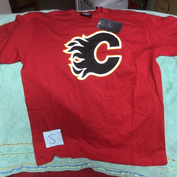 NHL Calgary Flames tshirt - Picture 1 of 1